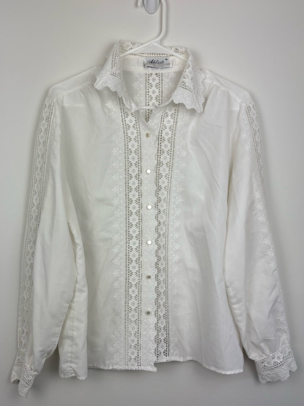 Vintage Plus Size White Lace Trim Button-Up Blouse lightweight boho Cottagecore